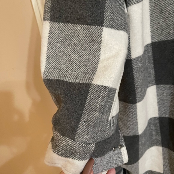 Fashion nova oversized gray and white coat size small - Picture 7 of 9